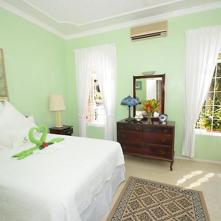 Summerhill Four Bedroom Villa Montego Bay Kültér fotó