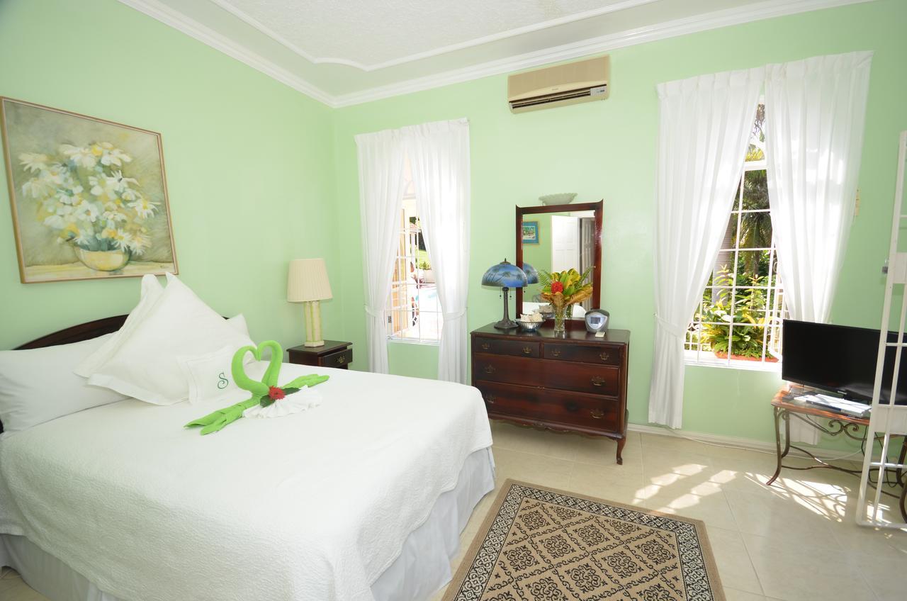 Summerhill Four Bedroom Villa Montego Bay Kültér fotó